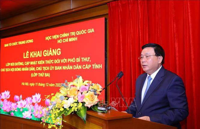 Đồng chí Nguyễn Xuân Thắng, Ủy viên Bộ Chính trị, Chủ tịch Hội đồng Lý luận Trung ương, Giám đốc Học viện Chính trị Quốc gia Hồ Chí Minh, Trưởng ban tổ chức lớp học phát biểu tại lễ khai giảng (ảnh: TTXVN) Đồng chí Nguyễn Xuân Thắng, Ủy viên Bộ Chính trị, Chủ tịch Hội đồng Lý luận Trung ương, Giám đốc Học viện Chính trị Quốc gia Hồ Chí Minh, Trưởng ban tổ chức lớp học phát biểu tại lễ khai giảng (ảnh: TTXVN)