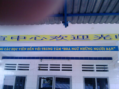 Càng ngày, những nhà hàng, quán ăn, điểm massa… do người Trung Quốc là chủ được mọc ra nhiều hơn