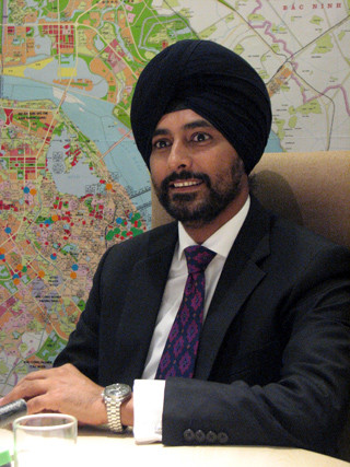 Ông Arsh Chaudhry, Giám đốc điều hành khu vực Đông Nam Á, Công ty bất động sản Mỹ Cushman&Wakefield. Ông Arsh Chaudhry, Giám đốc điều hành khu vực Đông Nam Á, Công ty bất động sản Mỹ Cushman&Wakefield