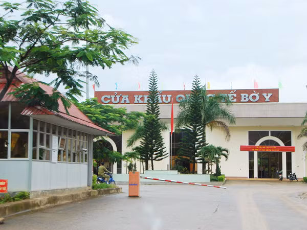 Vắng vẻ cửa khẩu Bờ Y. Vắng vẻ cửa khẩu Bờ Y