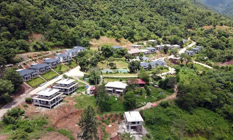 Theo công bố, dự án Khu đô thị thương mại và nhà ở Sông Bùi sẽ có 1.679 căn nhà gồm 816 căn biệt thự đơn lập, biệt thự song lập và 863 căn liền kề. (Ảnh minh họa) Theo công bố, dự án Khu đô thị thương mại và nhà ở Sông Bùi sẽ có 1.679 căn nhà gồm 816 căn biệt thự đơn lập, biệt thự song lập và 863 căn liền kề. (Ảnh minh họa)