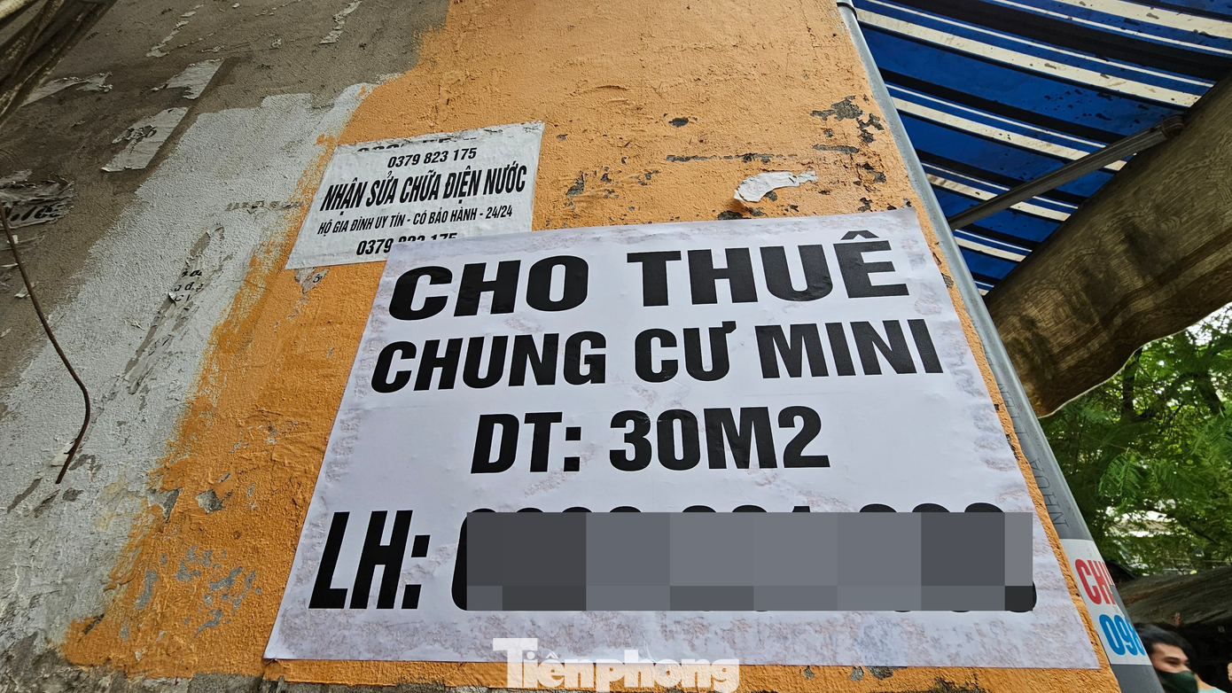 Hàng loạt biển cho thuê chung cư mini tại con ngõ 29 Khương Hạ.