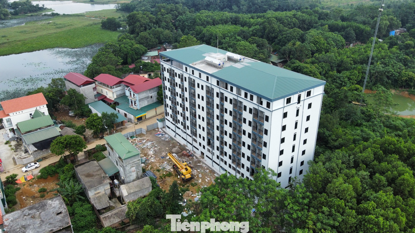 "Các vi phạm nêu trên đã được thiết lập hồ sơ xử lý nhưng không có biện pháp ngăn chặn và xử lý kịp thời, dứt điểm dẫn đến hiện nay công trình đã hoàn thiện với quy mô như trên", báo cáo của Sở Xây dựng nêu rõ. Sở Xây dựng cho biết, cũng đã có quyết định thành lập Đoàn kiểm tra liên ngành kiểm tra vi phạm đất đai, trật tự xây dựng của các tổ chức, cá nhân tại công trình này.