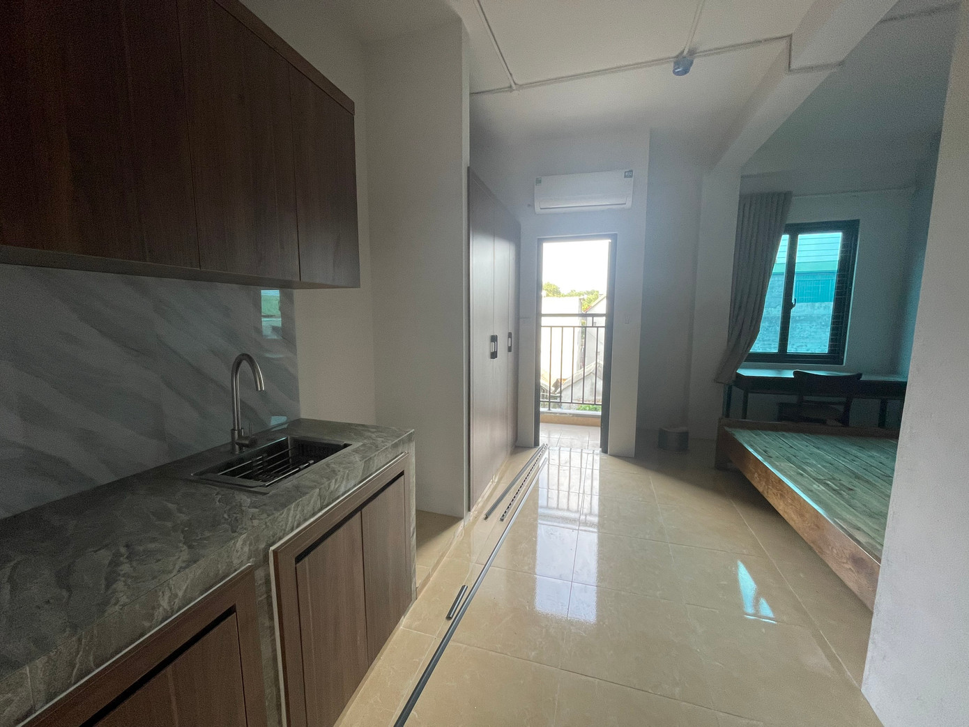 Mỗi căn hộ trong tòa chung cư mini này có diện tích từ 25 - 55m2, được trang bị đầy đủ tiện nghi. Mỗi căn hộ trong tòa chung cư mini này có diện tích từ 25 - 55m2, được trang bị đầy đủ tiện nghi.