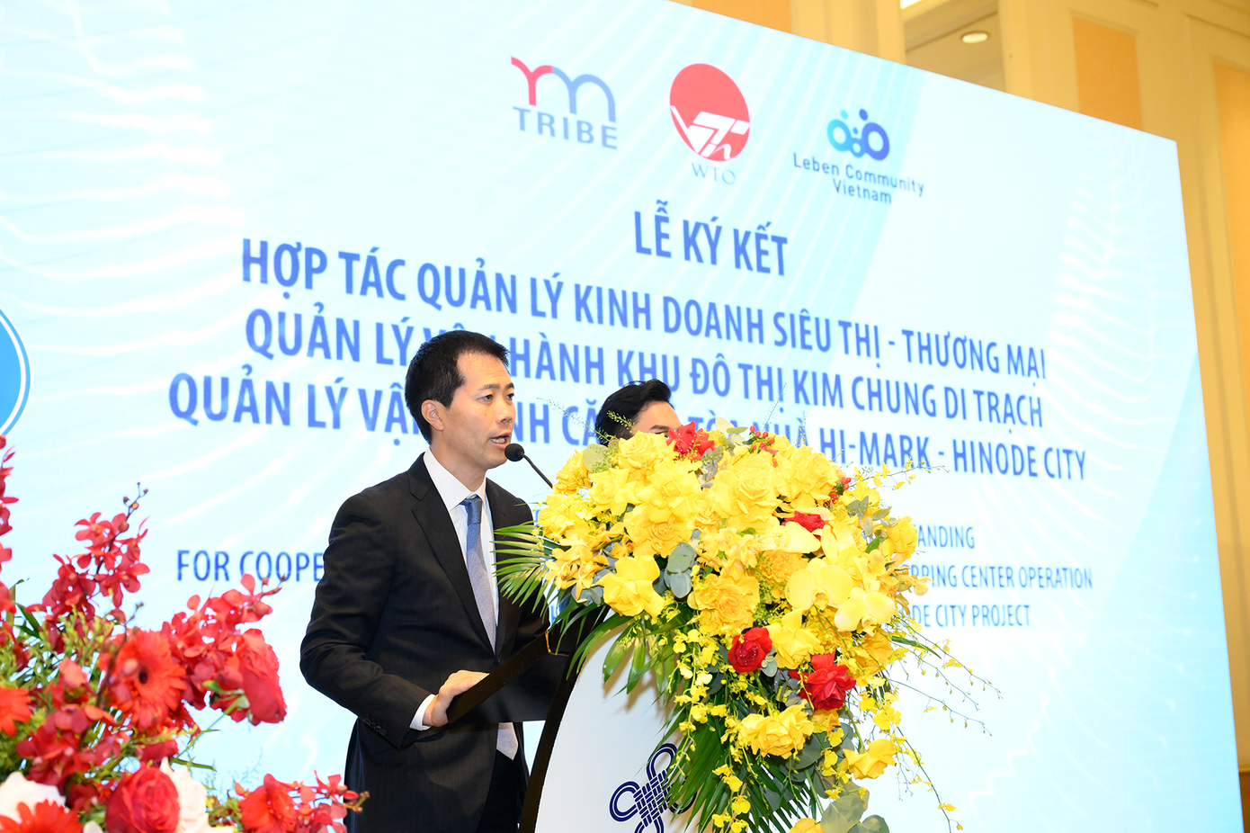 Một số hình ảnh tại lễ kí kết. Một số hình ảnh tại lễ kí kết.