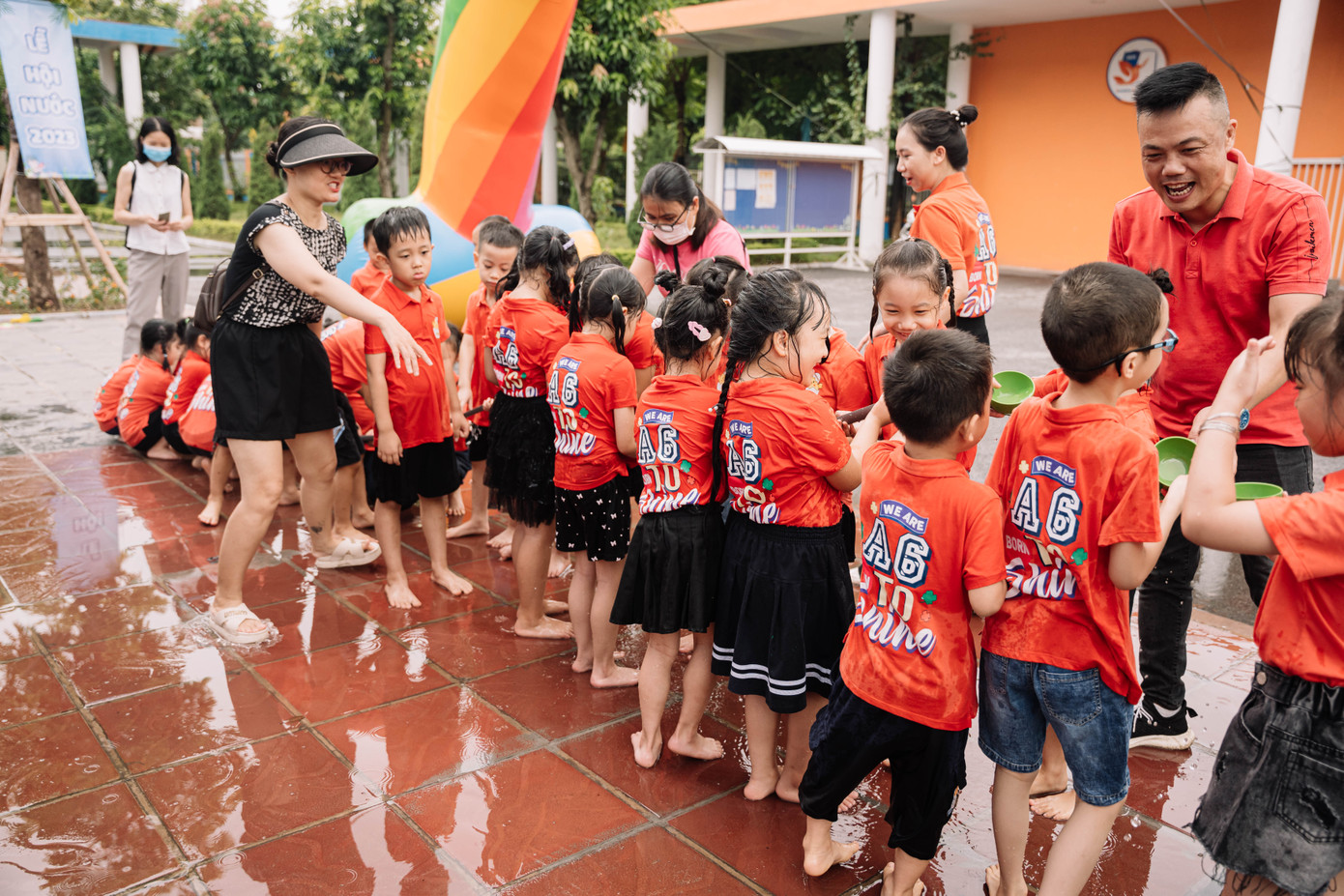 Tổ chức chương trình ngày hội gắn kết lần này Ban Giám hiệu nhà trường không chỉ muốn mang đến cho các em học sinh có được một ngày hội vui chơi, gắn kết mà nhà trường còn muốn các em học sinh được tiếp cận với hoạt động trải nghiệm giáo dục mới mẻ và tiếp cận với các phương pháp trải nghiệm giáo dục thực tế để các em học sinh có thể phát huy tối đa năng lực sáng tạo, biết cách làm việc đội nhóm thông qua trải nghiệm thực tế, ý chí và nghị lực bằng việc vượt qua các thử thách.