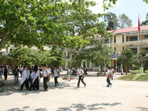 Học sinh đánh bạn bằng ghế: Hiệu trưởng nói gì? ảnh 1