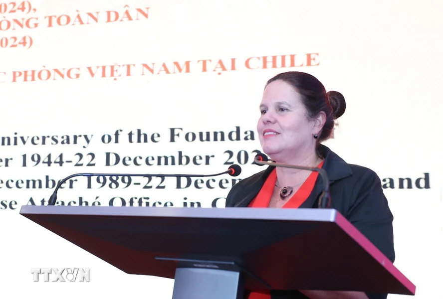 Bà Maya Alejandra Fernández Allende, Bộ trưởng Quốc phòng Chile phát biểu chúc mừng. (Ảnh: Lâm Khánh/TTXVN)