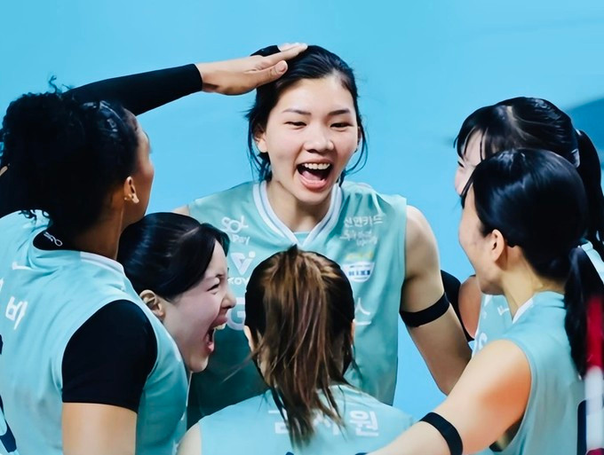 Bích Thuỷ gây ấn tượng trong màu áo GS Caltex. Bích Thuỷ gây ấn tượng trong màu áo GS Caltex.