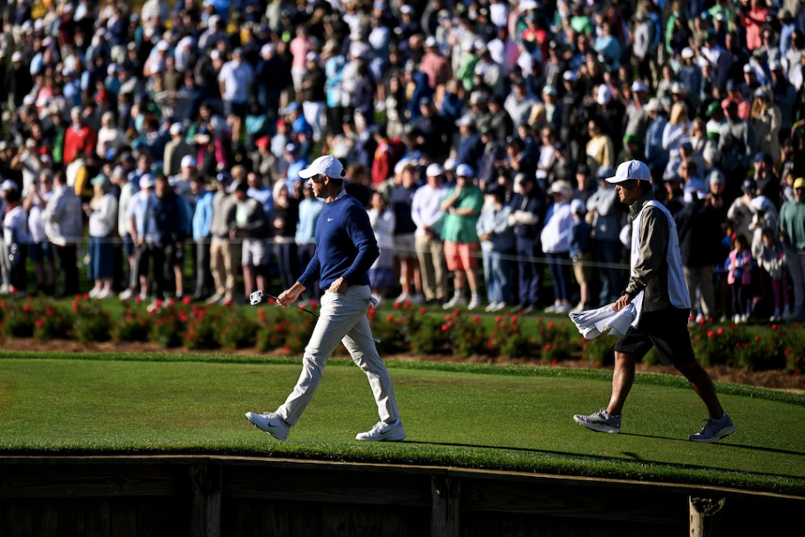 Người hâm mộ theo dõi Rory McIlroy thi đấu tại The Players Championship 2025.