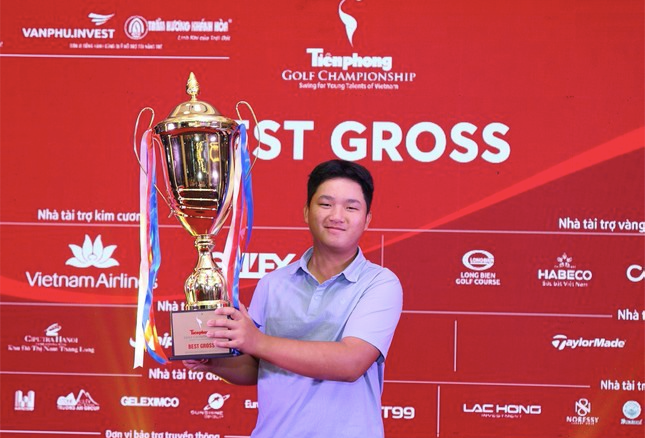 Anh Minh có bộ sưu tập danh hiệu đồ sộ. Ảnh: VGA - Báo Tiền Phong.