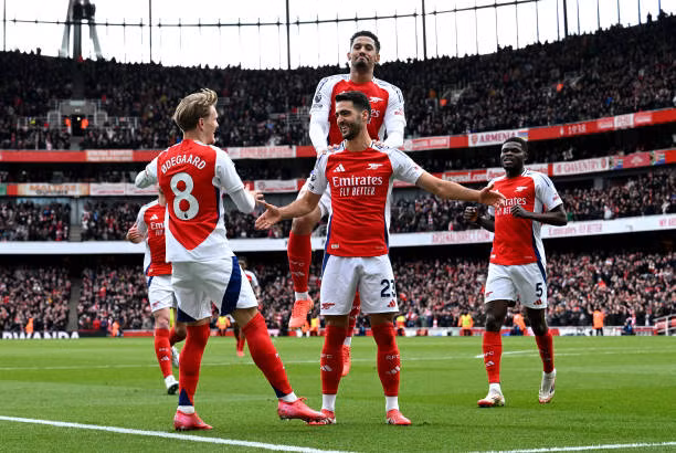 Arsenal thắng trận 'derby London' ảnh 16
