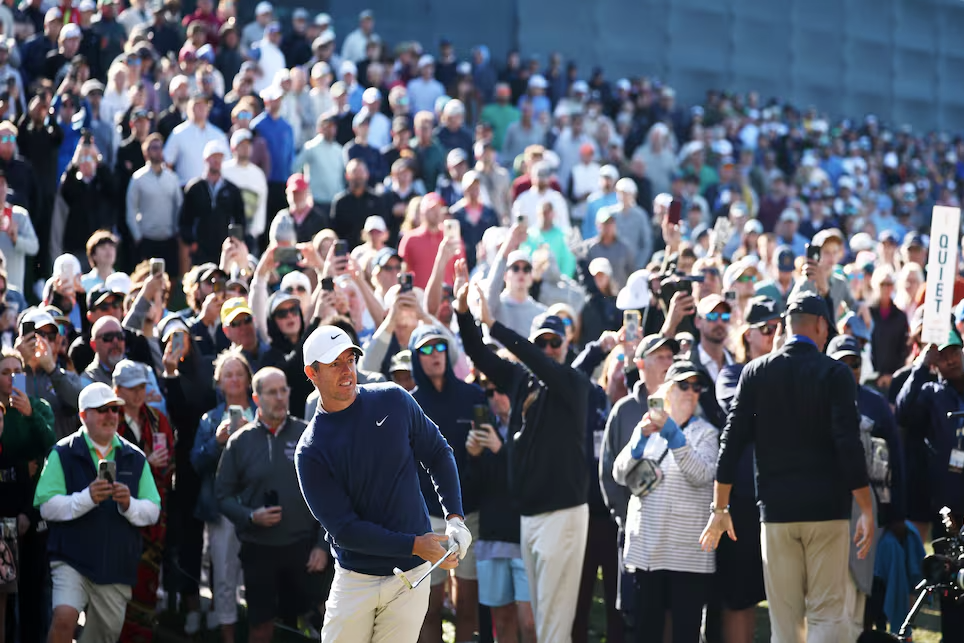 Người hâm mộ theo dõi Rory McIlroy thi đấu tại The Players Championship 2025.