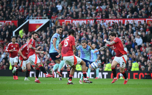 MU rơi điểm trước Arsenal ảnh 12 MU rơi điểm trước Arsenal ảnh 12