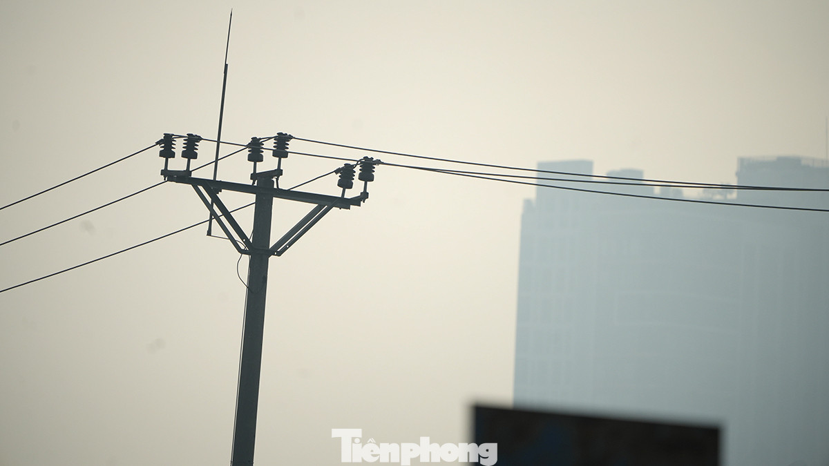 Theo mạng lưới theo dõi chất lượng không khí AQI ghi nhận chất lượng không khí Hà Nội ngày hôm nay phổ biến ở ngưỡng 161 - Chất lượng không khí không lành mạnh.