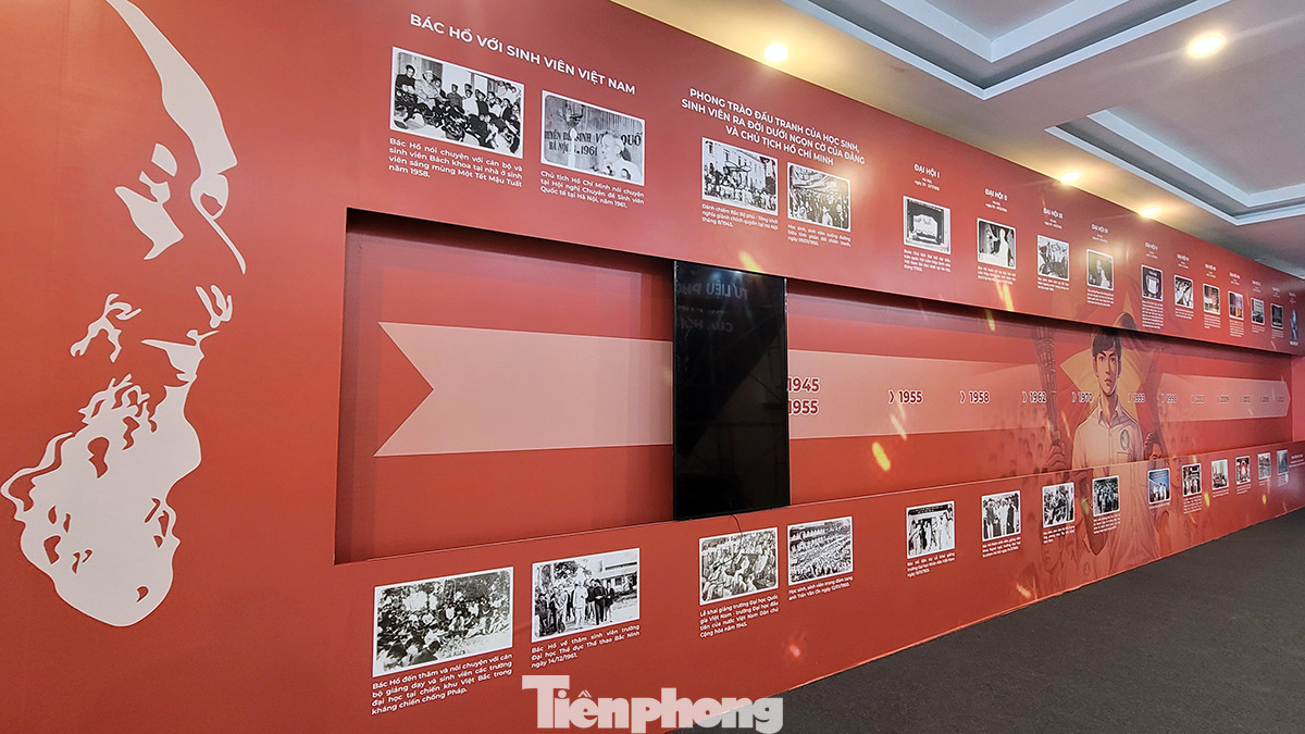 Chiều nay (18/12), Đại hội đại biểu toàn quốc Hội Sinh viên Việt Nam lần thứ XI, nhiệm kỳ 2023 - 2028 sẽ chính thức khai mạc tại Thủ đô Hà Nội. 696 đại biểu đến từ 30 Hội Sinh viên Việt Nam các tỉnh, thành phố, 39 Hội Sinh viên Việt Nam các trường trực thuộc Trung ương và 13 Hội Sinh viên Việt Nam tại nước ngoài sẽ tham dự Đại hội. Chiều nay (18/12), Đại hội đại biểu toàn quốc Hội Sinh viên Việt Nam lần thứ XI, nhiệm kỳ 2023 - 2028 sẽ chính thức khai mạc tại Thủ đô Hà Nội. 696 đại biểu đến từ 30 Hội Sinh viên Việt Nam các tỉnh, thành phố, 39 Hội Sinh viên Việt Nam các trường trực thuộc Trung ương và 13 Hội Sinh viên Việt Nam tại nước ngoài sẽ tham dự Đại hội.