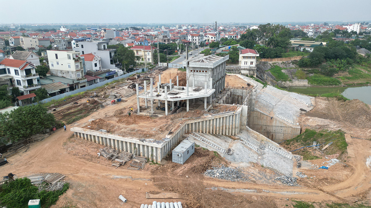 Trong văn bản chỉ đạo về công tác điều tiết cấp nước ngày 22-10, UBND Hà Nội đề ra nhiều giải pháp đảm bảo cấp nước cho người dân thành phố.