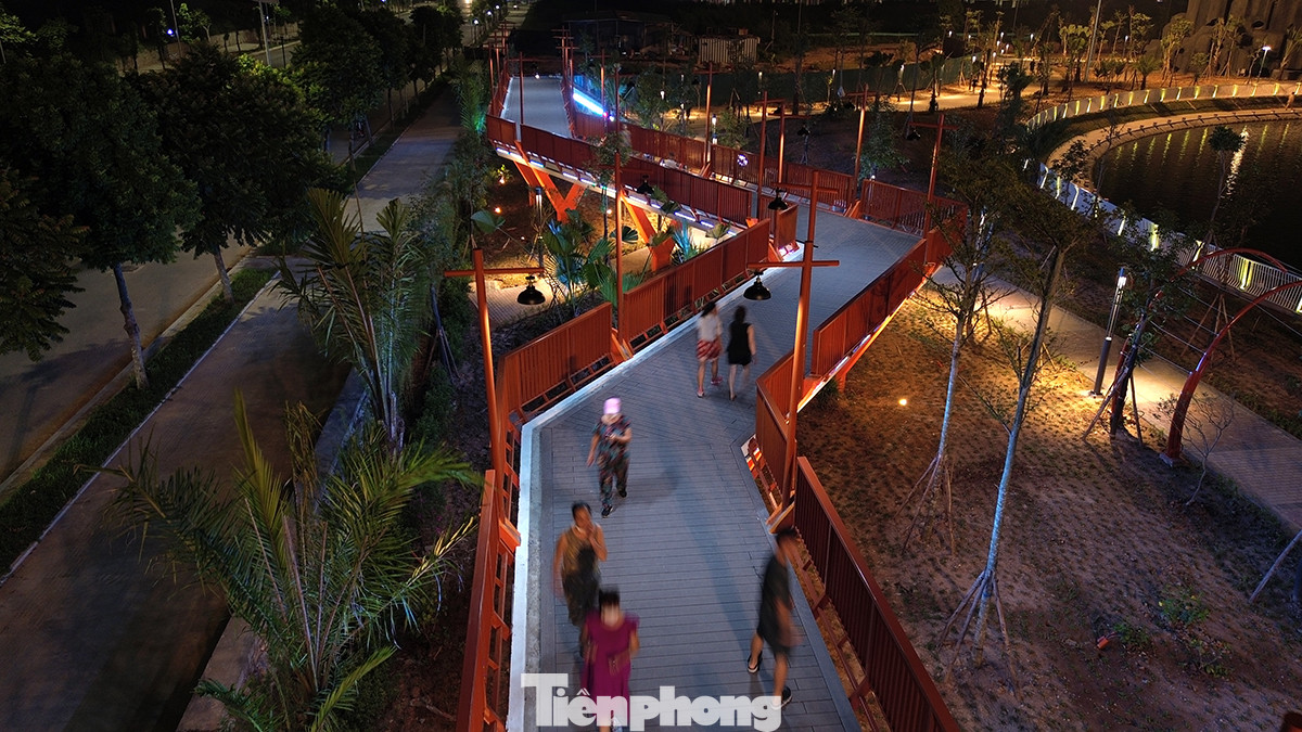 Sau khi được khánh thành vào ngày Giải phóng Thủ đô hôm nay (10/10), công trình sẽ tạo thêm điểm nhấn với cảnh quan công viên cây xanh, nơi thể dục thể thao, vui chơi giải trí, rèn luyện sức khỏe của người dân và điều hòa thoát nước cho khu vực Ngọc Thụy, Thượng Thanh và Ngọc Lâm theo quy hoạch thoát nước đã được phê duyệt.