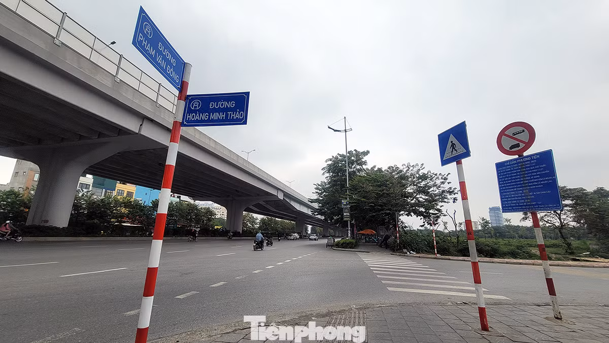 Tuyến đường thí điểm thứ hai được Sở GTVT Hà Nội lựa chọn để thí điểm là vỉa hè quanh công viên Hòa Bình và đường Hoàng Minh Thảo (quận Bắc Từ Liêm). Tuyến đường thí điểm thứ hai được Sở GTVT Hà Nội lựa chọn để thí điểm là vỉa hè quanh công viên Hòa Bình và đường Hoàng Minh Thảo (quận Bắc Từ Liêm).