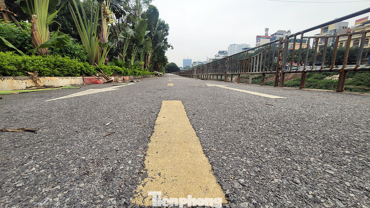 Theo đó, tuyến đường thứ nhất được Sở GTVT Hà Nội đề xuất tổ chức làn đường dành riêng cho xe đạp chạy dọc sông Tô Lịch, đoạn từ Ngã Tư Sở, (quận Đống Đa) đến Cầu Giấy (quận Cầu Giấy) dài 2,3 km.