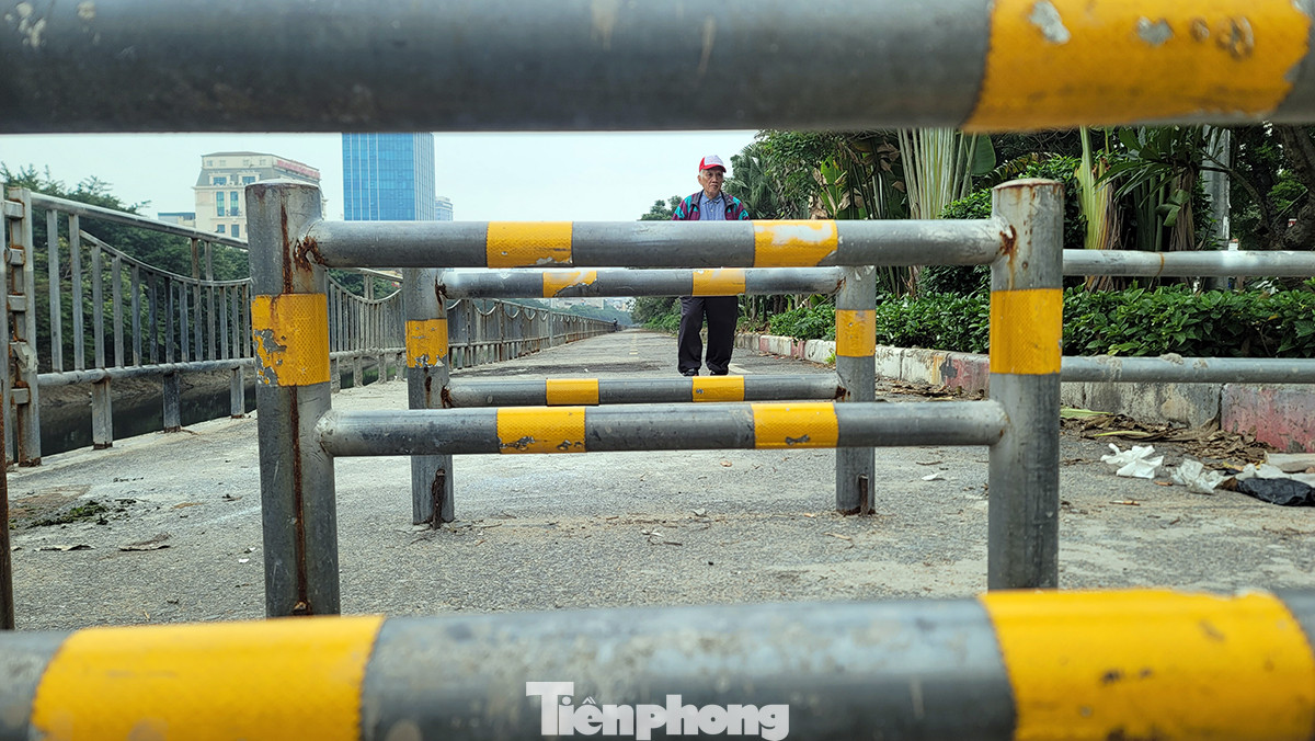 Hiện tuyến đường này đang dành cho người đi bộ và di chuyển bằng xe đạp.