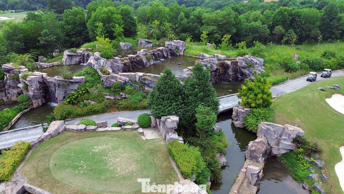 Nhưng nói theo kiểu Nicklaus, trước lỗ golf “do or die” kiểu này: “Tất cả những gì phải làm chỉ là bước ra và thực hiện một cú HIO”.