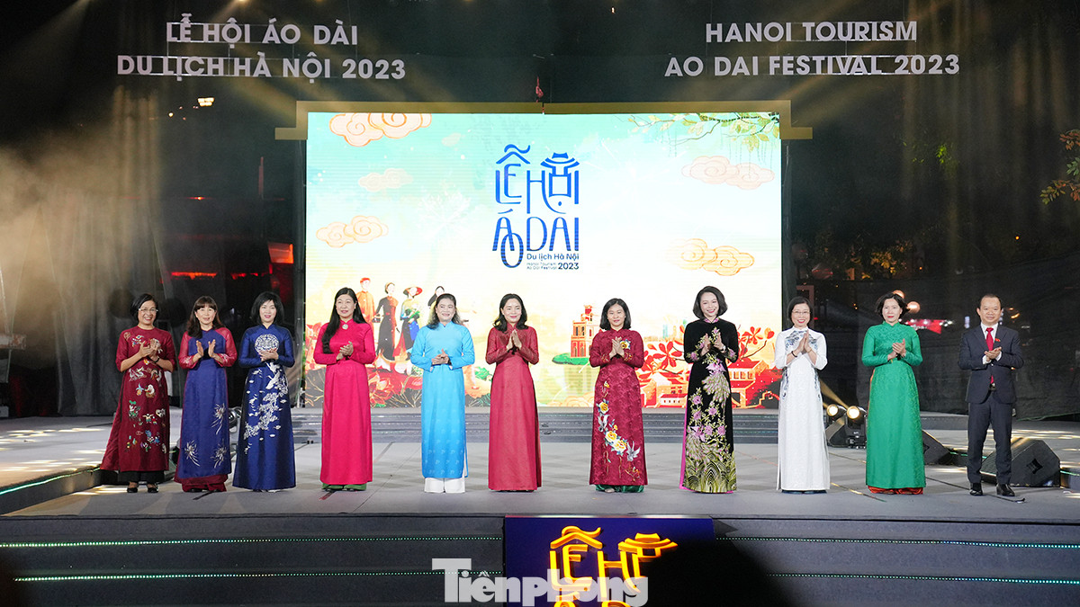 Lễ hội Áo dài du lịch năm 2023 diễn ra từ ngày 27 đến 29/10, được đầu tư công phu, có quy mô lớn, thu hút sự tham gia của nhiều thương hiệu áo dài, nhà thiết kế, cơ sở phụ kiện áo dài, đơn vị du lịch, cơ sở ẩm thực, nghệ nhân thợ giỏi.