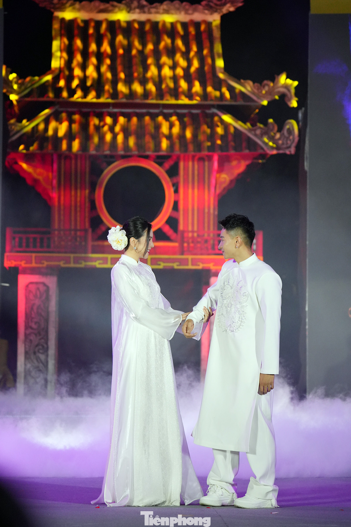 Không gian gian hàng trưng bày, giới thiệu sản phẩm - nơi đọng lại ký ức trăm năm, diễu hành Bách hoa Bộ hành…