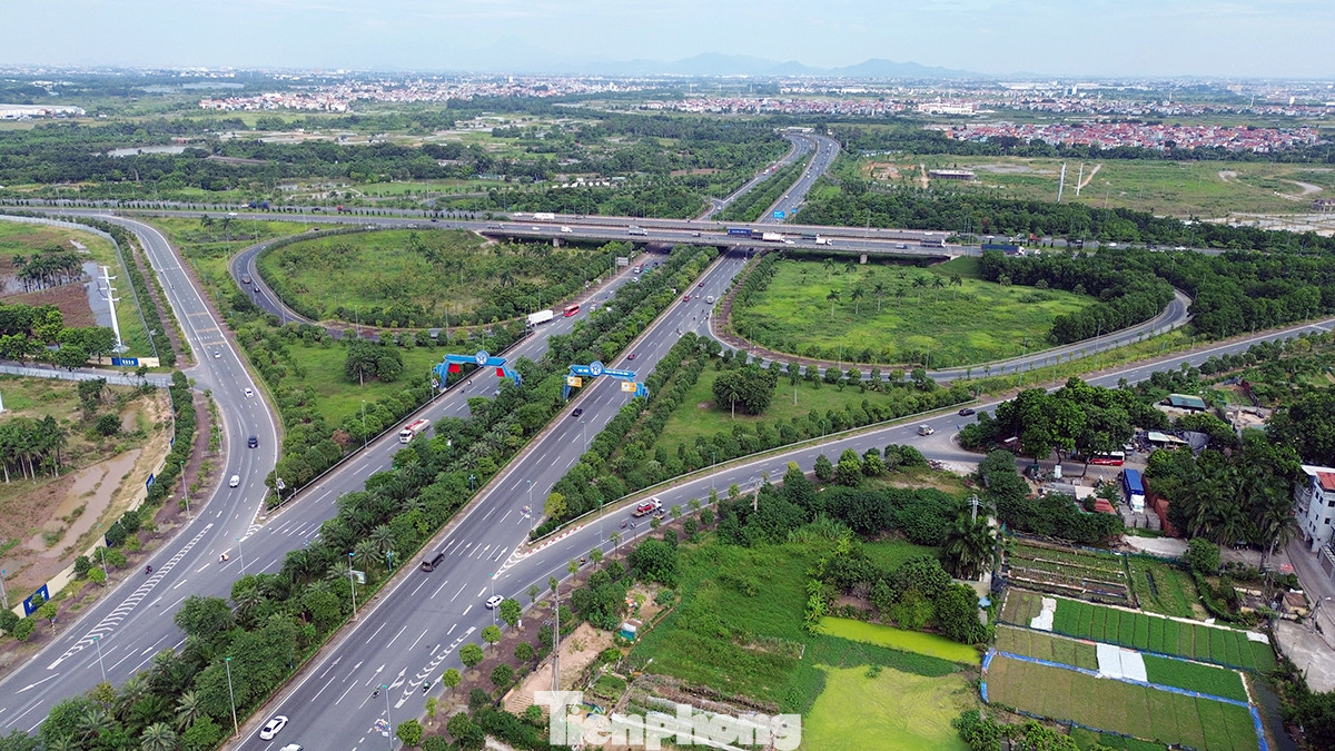 Nút giao này còn được gọi với cái tên "nút giao Vĩnh Ngọc" (Đông Anh).