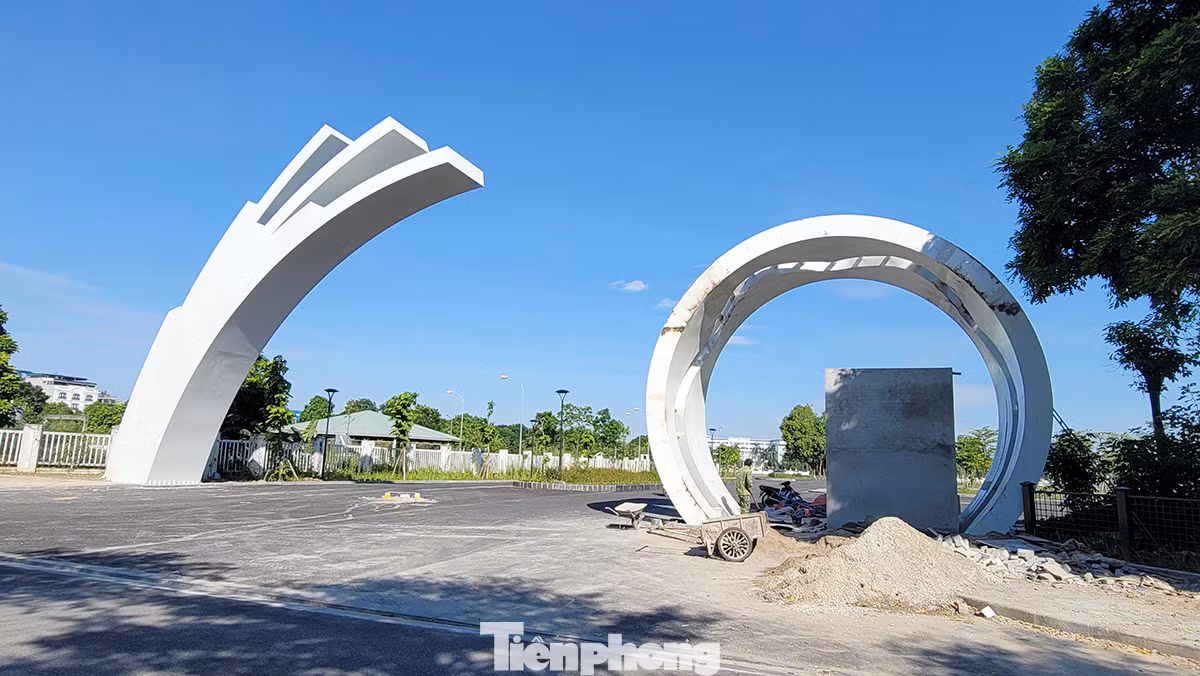 Các cổng ra vào công viên đều được thiết kế hình dáng mềm mại và bắt mắt.