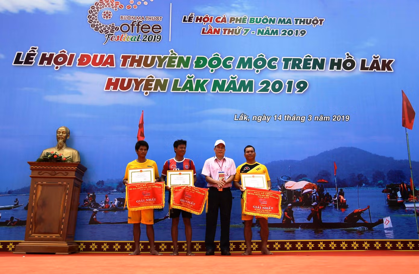 Đắk Lắk: Sôi động giải đua thuyền độc mộc truyền thống ảnh 4