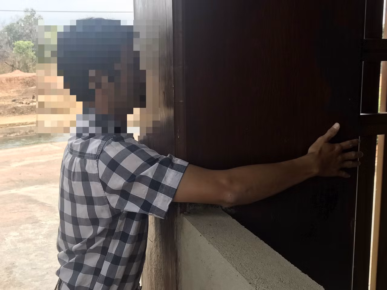 Một cây cột gỗ 