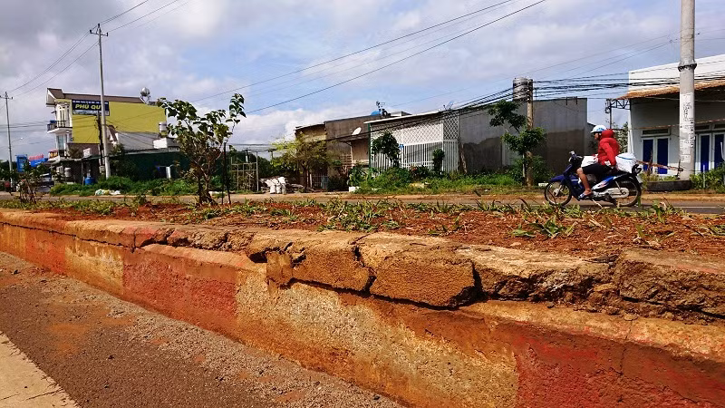 Cận cảnh đường gần 680 tỷ chưa thông xe đã vá chằng vá đụp ảnh 5