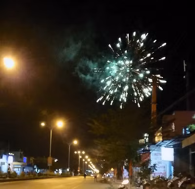 Pháo hoa nổ cạnh trụ sở công an: Lập hồ sơ xử lý 5 đối tượng ảnh 6 Pháo hoa nổ cạnh trụ sở công an: Lập hồ sơ xử lý 5 đối tượng ảnh 6