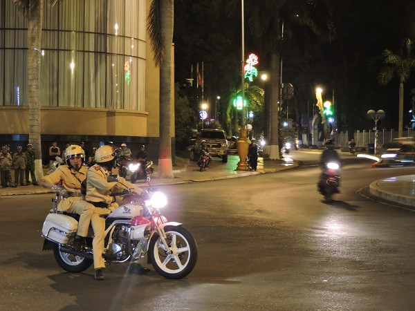 Người dân Đắk Lắk mang trống chiêng ra đường chúc mừng U23 Việt Nam ảnh 3