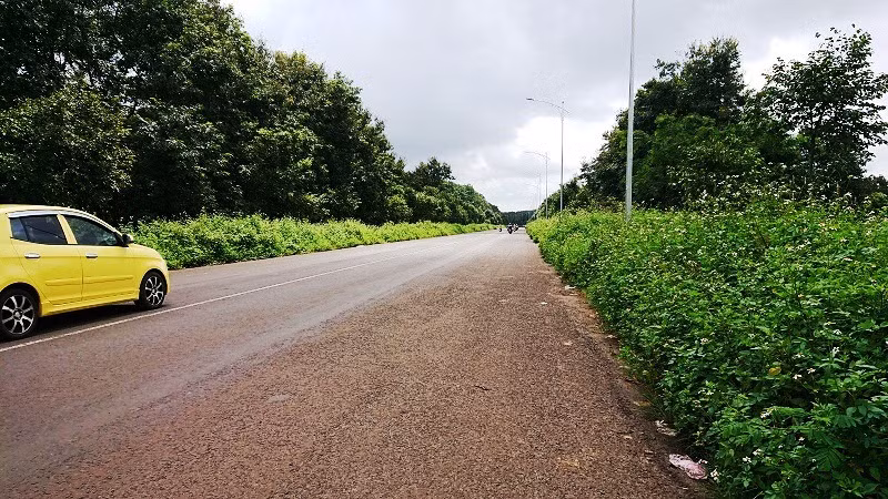 Cận cảnh đường gần 680 tỷ chưa thông xe đã vá chằng vá đụp ảnh 13