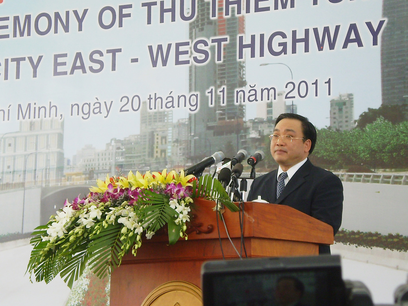 Phó Thủ tướng Hoàng Trung Hải phát biểu tại lễ thông xe. Phó Thủ tướng Hoàng Trung Hải phát biểu tại lễ thông xe