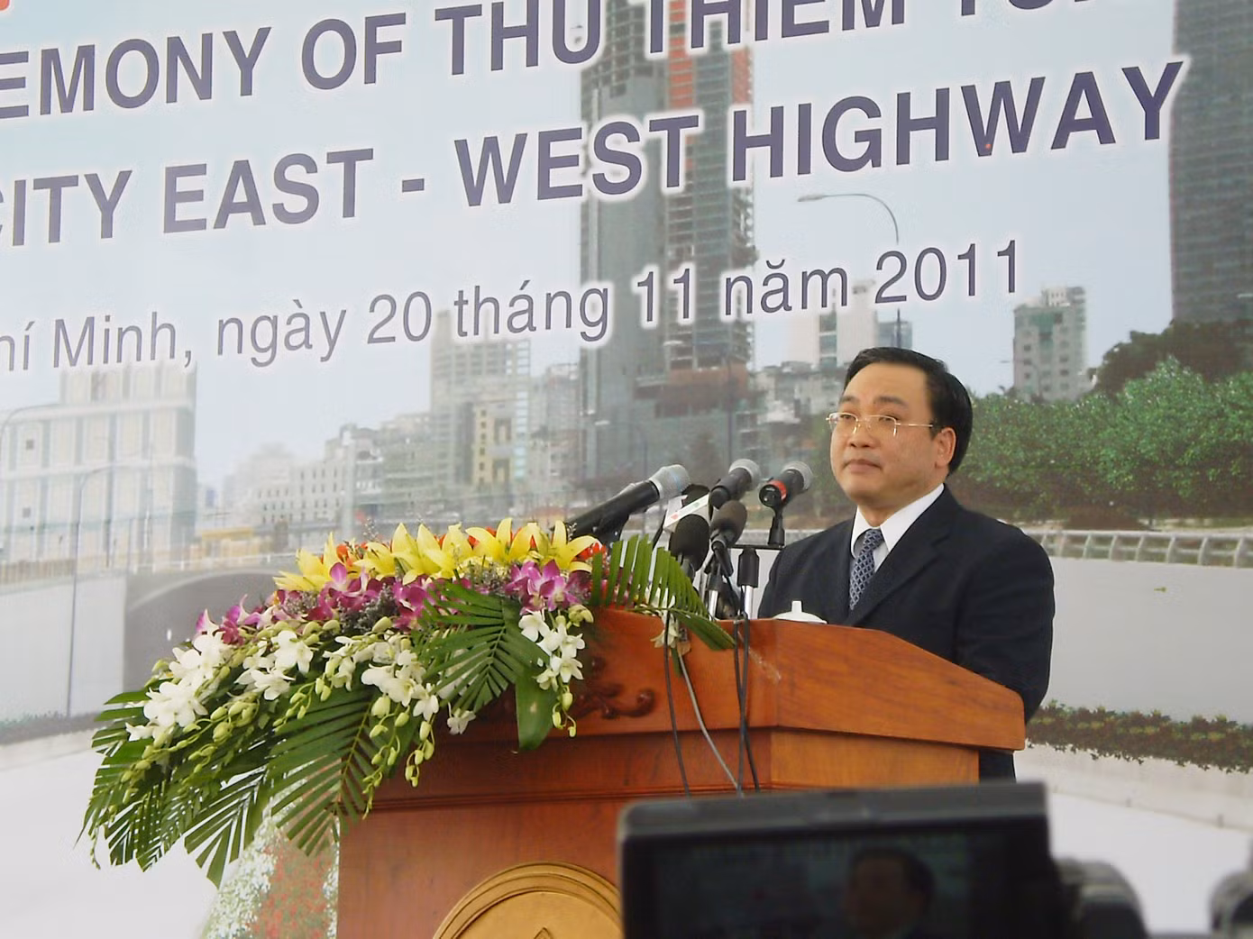 Phó Thủ tướng Hoàng Trung Hải phát biểu tại lễ thông xe. Phó Thủ tướng Hoàng Trung Hải phát biểu tại lễ thông xe