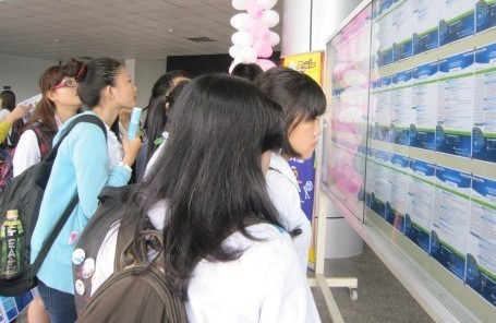 Nhiều cơ hội việc làm cho người lao động trong năm 2014. Ảnh: Phương Nga Nhiều cơ hội việc làm cho người lao động trong năm 2014