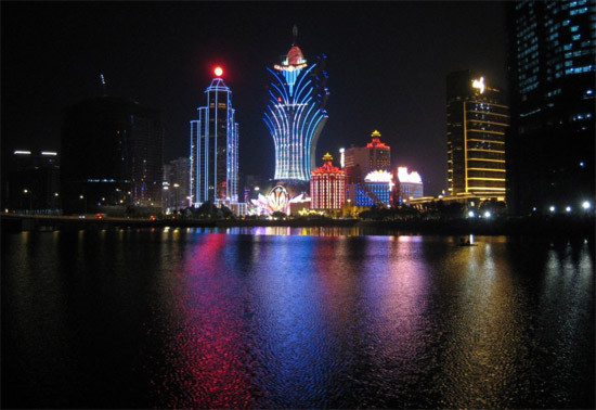 Doanh thu sòng bạc ở Macau vượt Las Vegas từ năm 2006.
