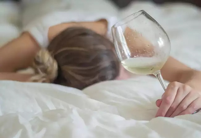 Trước khi bắt đầu cuộc hẹn hò mà có đồ uống đi kèm, bạn cần lưu ý một số vấn đề.