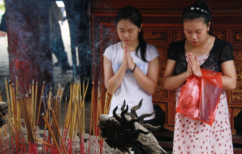 ... cầu mong đỗ đạt. Ảnh: Trường Phong