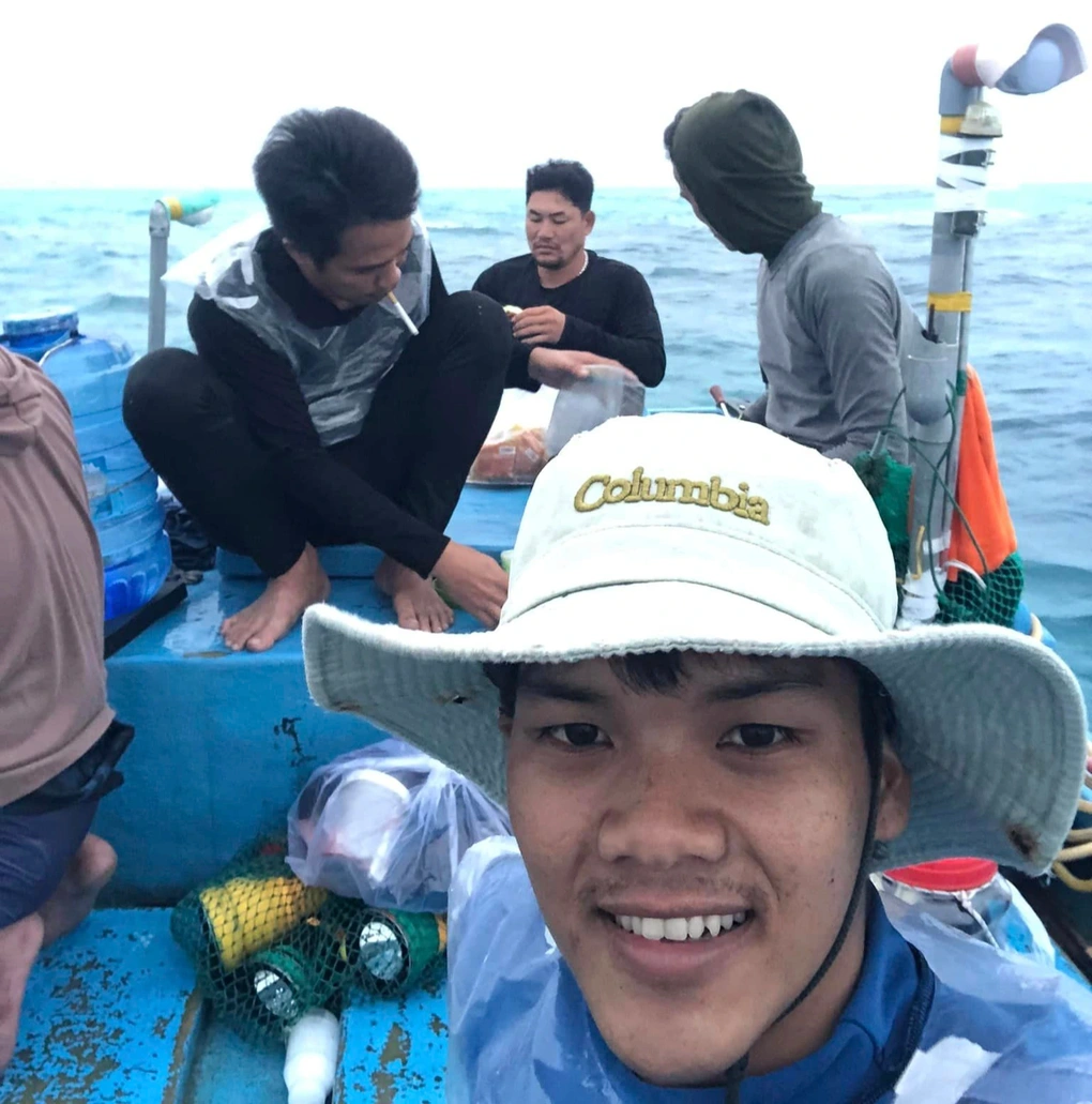 Những chuyến đi xa nhà để lại nhiều ký ức đáng nhớ cho nam thợ lặn (Ảnh: Nhân vật cung cấp). Những chuyến đi xa nhà để lại nhiều ký ức đáng nhớ cho nam thợ lặn (Ảnh: Nhân vật cung cấp).