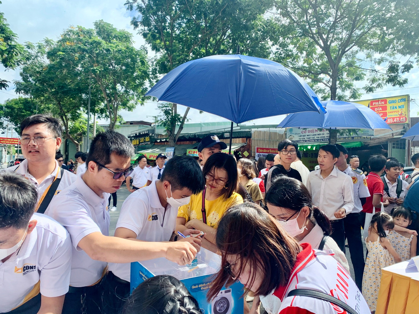 Môi giới bất động sản phải chật vật mưu sinh. Ảnh: Gia Linh