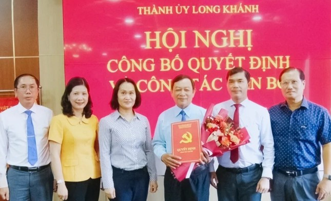Thành ủy Long Khánh trao quyết định bổ nhiệm cán bộ
