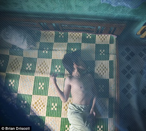 Nguyễn Phạm, 11 tuổi bị điếc, mù và không thể nói được