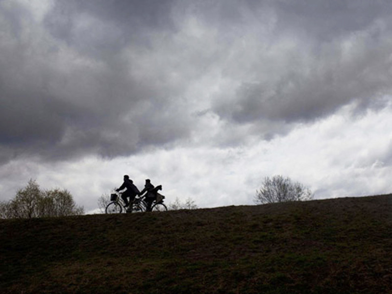 Đạp xe về nhà sau một ngày làm việc