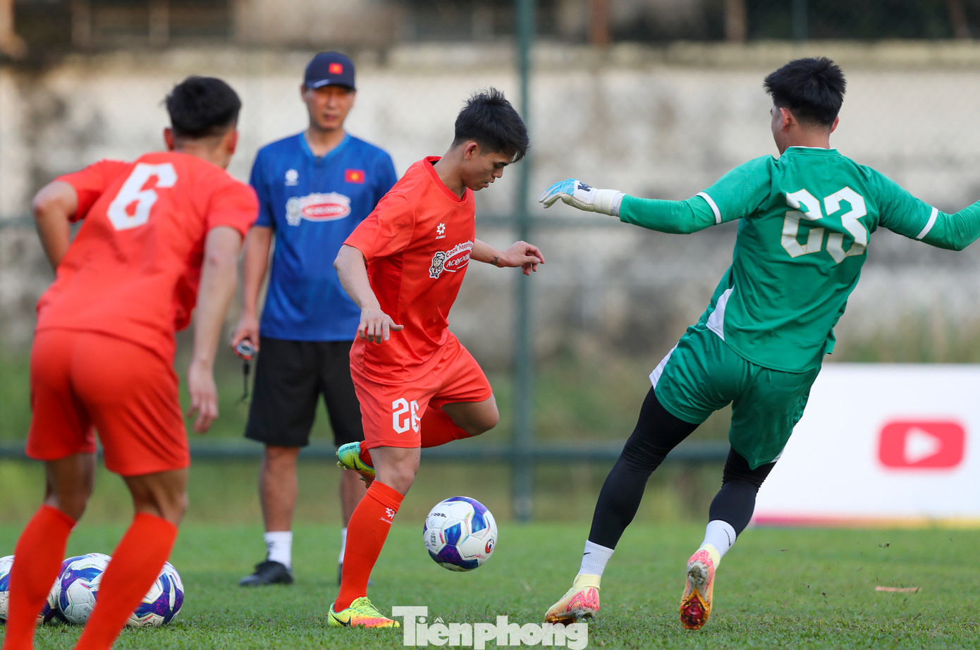 Thầy trò HLV Kim Sang-sik sẽ có khoảng thời gian 1 tuần rèn quân, trước khi có trận đấu “thử lửa” với ĐT Campuchia vào ngày 19/3 và ĐT Lào vào ngày 25/3.