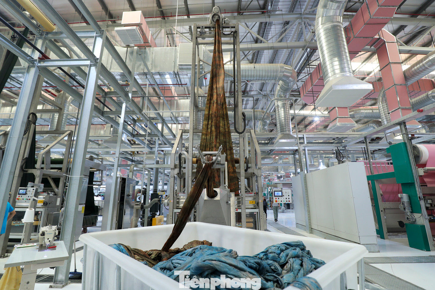 Hệ thống dây chuyền phục vụ cho hoạt động nghiên cứu, phát triển thí nghiệm sản phẩm mới và sản xuất dây chuyền được chuyển giao từ Nhật Bản và châu Âu.