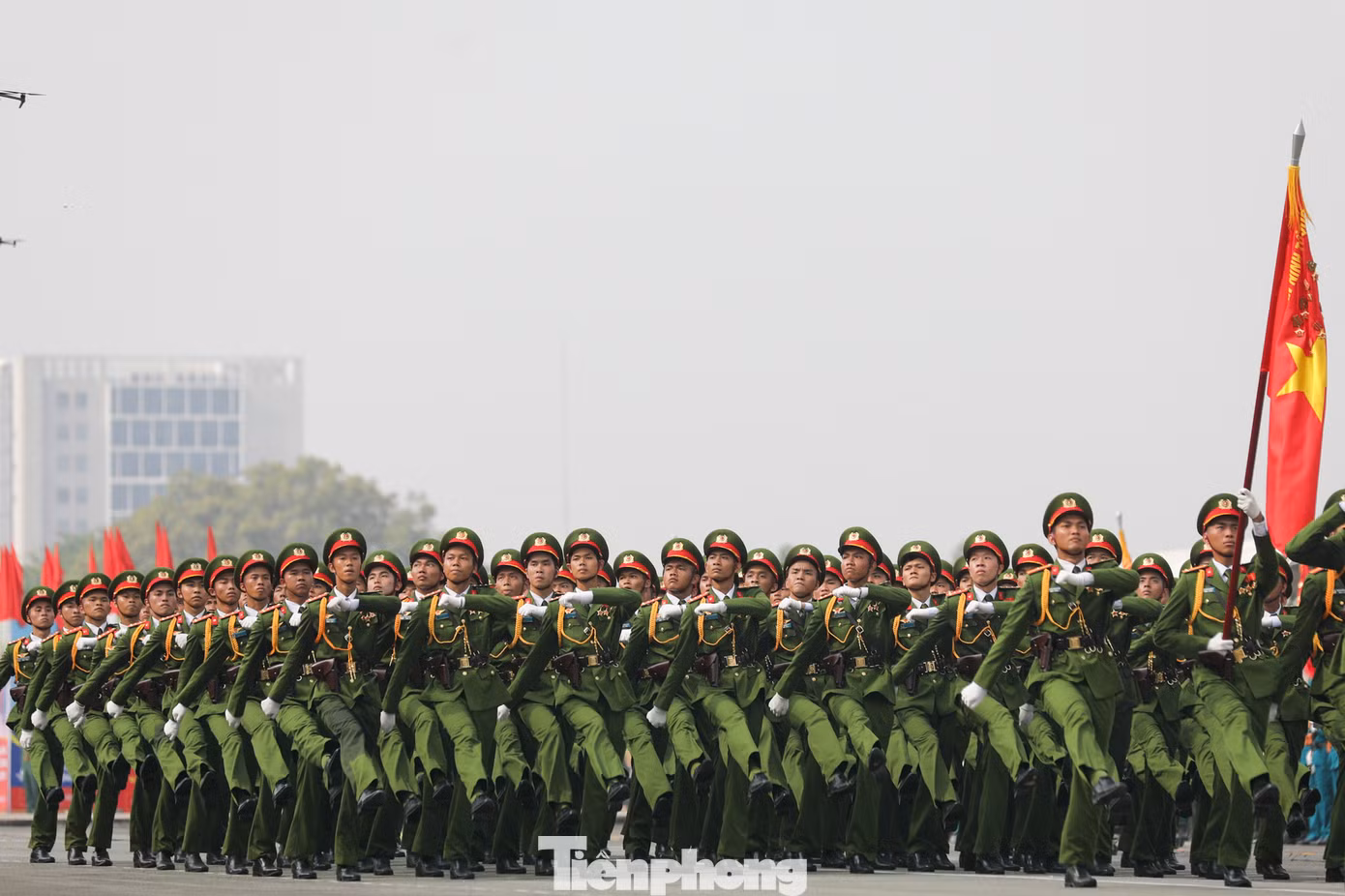Kết thúc buổi tổng hợp luyện lần hai, Đại tướng Nguyễn Tân Cương, Tổng tham mưu trưởng Quân đội Nhân dân Việt Nam, Thứ trưởng Bộ Quốc phòng, đánh giá cao các khối diễu binh, diễu hành dù trong điều kiện thời tiết nắng nóng nhưng đã khắc phục khó khăn, tổ chức diễn tập đạt kết quả tốt.